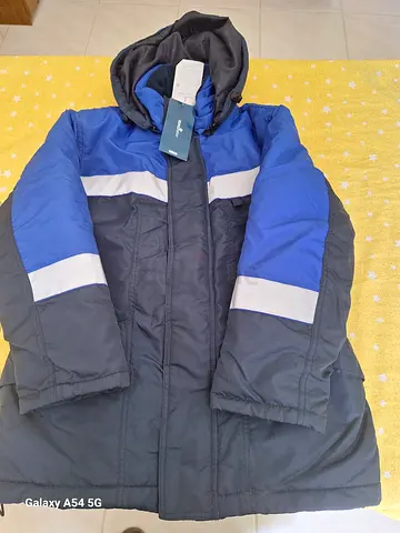Mens Insulated Jacket with hood For sale  ( unused )