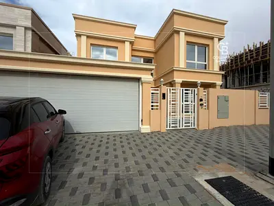 Spacious 4BR+M Villa | Pool | Large Backyard