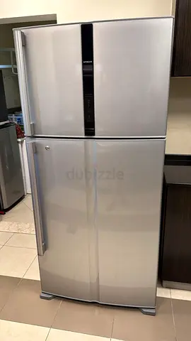 Hitachi fridge 710 liter neat and clean