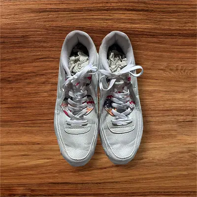 Lightly used white sneakers with floral tongue (mens)