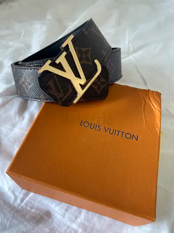 Louis Vuitton Belt (comes with box) (fake)