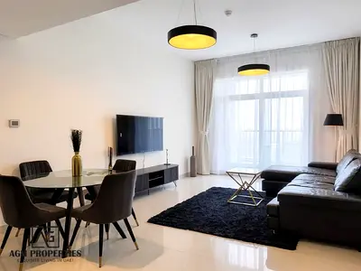 شقة بغرفة نوم واحدة | مفروشة | شرفة | إطلالات على وسط المدينة والجولف