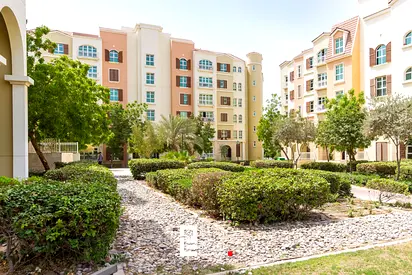 Friendly neighborhood | Studio | Near to Metro Station | Next to Pool & Play Area