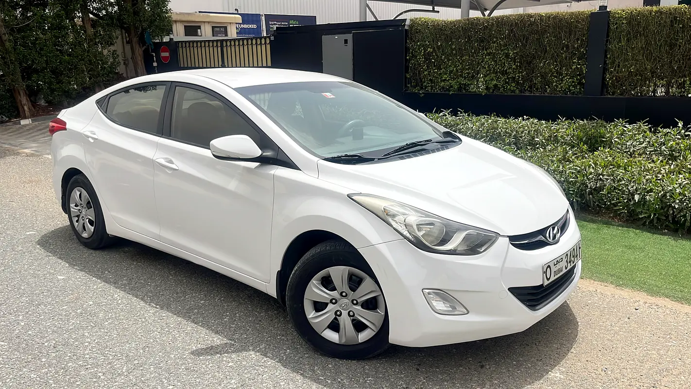 Hyundai Elantra 2014 — photo 1 of 8