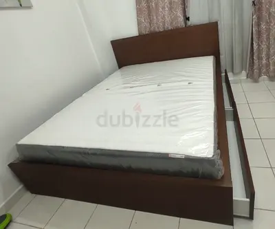 IKEA malam king‑size bed (180 × 200 cm) with 2 storage drawers underneath and an IKEA mattress ✨