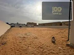 30,000 sq.ft yard, main road, large open space