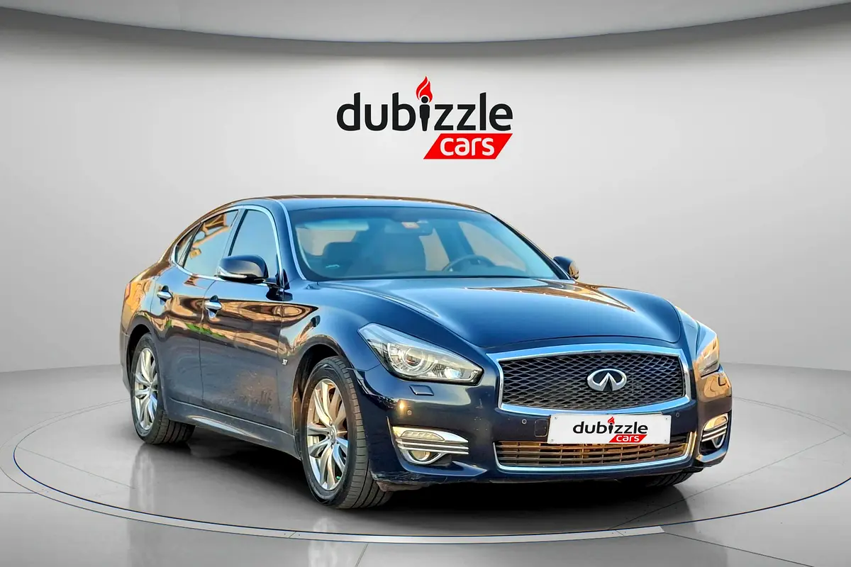 Infiniti Q70 2016 — photo 1 of 15