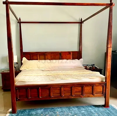 Marina Home Interiors - Solid Wood Four-Poster Super King Bed + Matching Nightstands