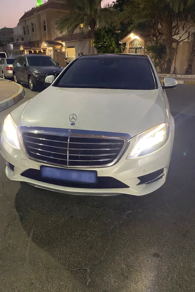 Mercedes-Benz S-Class 2015 — photo 1 of 3