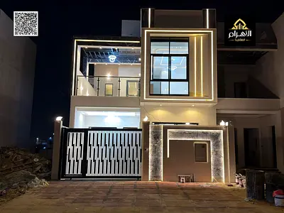 Villa for sale in a prime location, including registration and ownership fees - excellent finishing - spacious building area - freehold ownership for