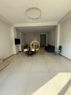 Villa for sale in Al-Nouf 4 area. First direct line opposite the palaces, the villa is opposite the