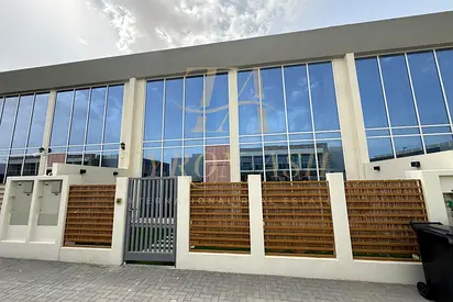 SPACIOUS | VACANT | GOOD TRANSPORT LINKS