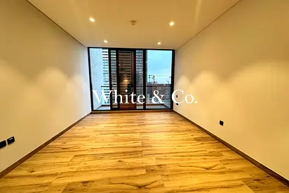 Spacious | Flexible Cheques | Brand new