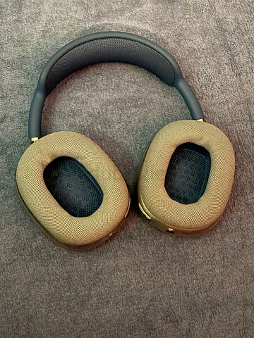 Over-ear wireless headphones — used, working