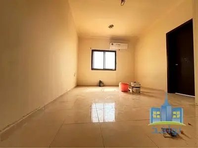 غرفه وصاله مع بلكونه بمساحه ممتازة