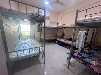 Bedspace available in Sharjha Dubai border Qusais industrial area 4 and 5