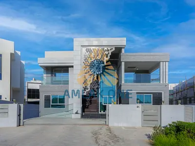 Luxurious Villa| Double Row| Elite Location| Ready