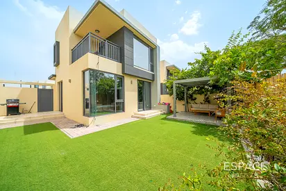 Exclusive | Greenbelt | Vacant | Corner