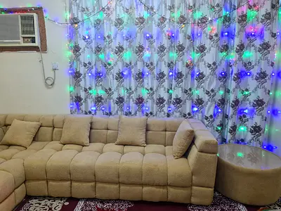 Urgent sale Stylish Living Room 5 seater L shape Sofa with center table  6 cusions