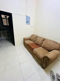 AVAILABLE EXECUTIVE BED SPACE NEAR OLD LULU NEAR EMIRATE NBD