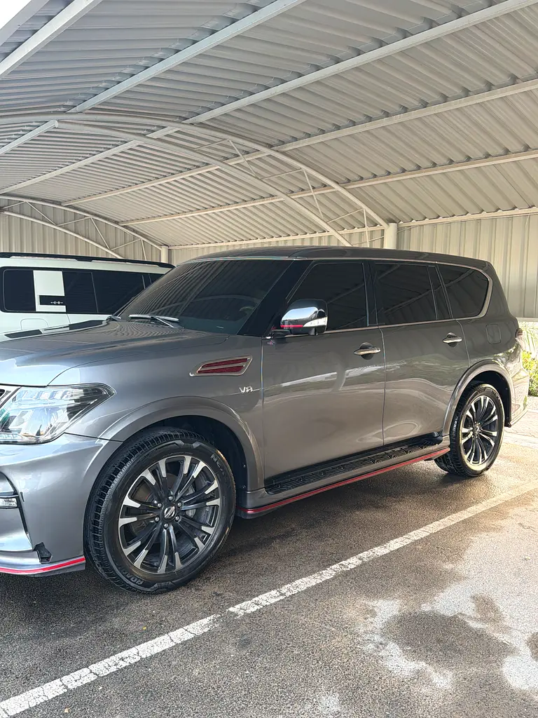 Nissan Patrol 2016 — photo 1 of 4