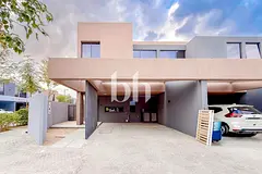 Stunning | Corner Townhouse | Forest Community