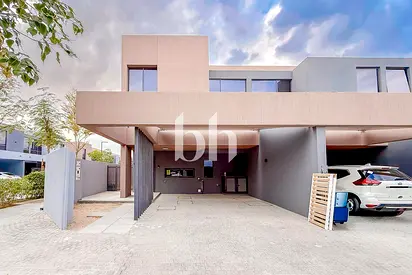 Stunning | Corner Townhouse | Forest Community