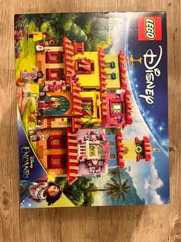 FLASH SALE BRAND NEW LEGO 43245 DISNEY MADRIGAL HOUSE