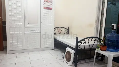 Bachelor Neat  Clean bed pace in central AC building  450+sewa