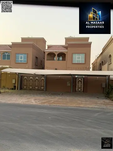فيلا عملية ومريحة ٥ غرف ماستر وصالتين، موقع ممتاز على شارع أسفلت، السعر يشمل كهرباء ومياه ومكيفات