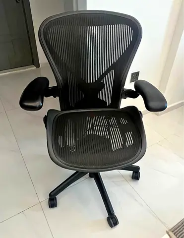 Im selling for Herman Miller Areon classic chair size B size and C full loaded available