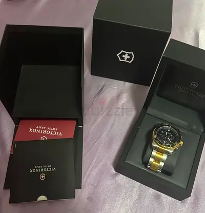 Analog Victorinox Watch for Men