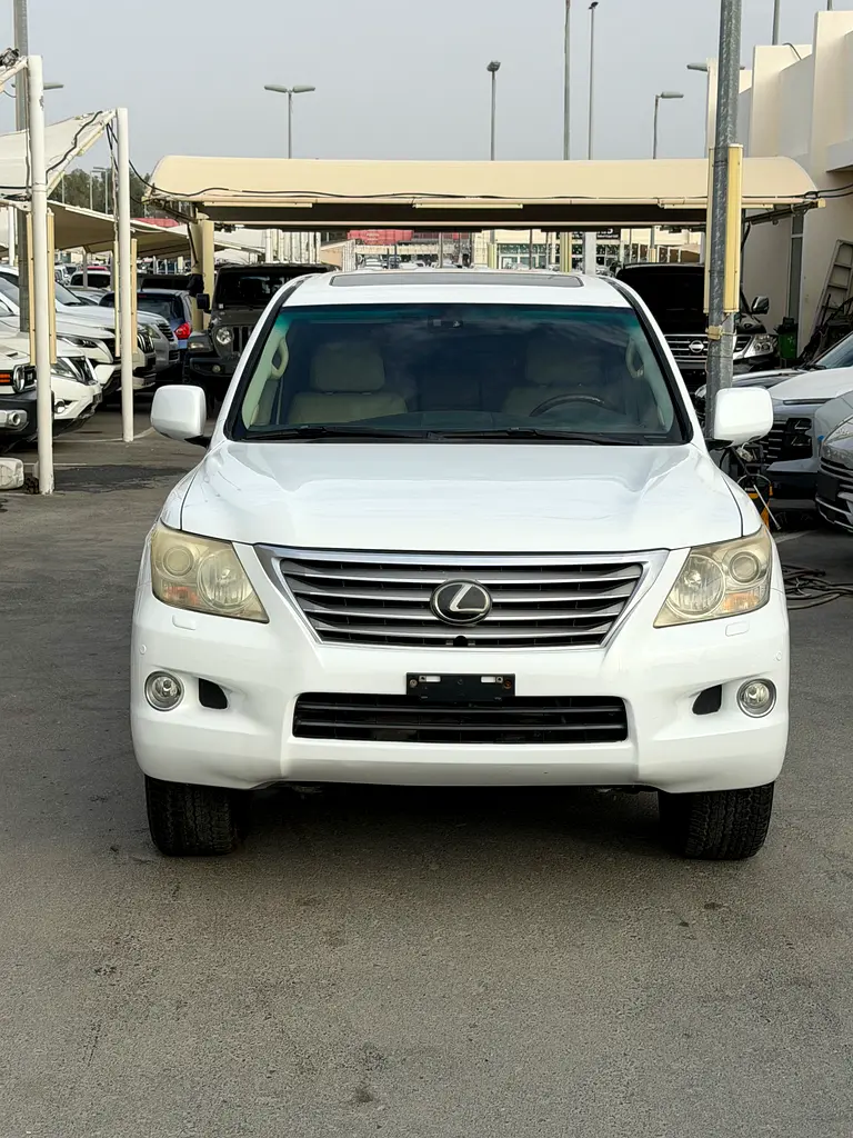 Lexus LX-Series 2009 — photo 1 of 15