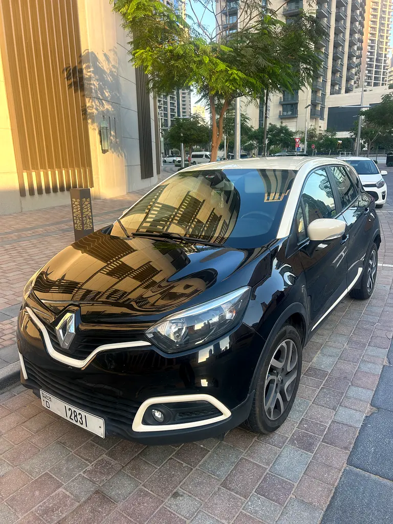 Renault Captur 2017 — photo 1 of 8