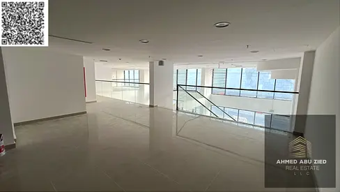 معرض للإيجار السنوي مساحة 3900 قدم مناسب لجميع الأنشطة التجارية عدا الشيشة والدخان والكافيهات عقد سنوي دفع 4 دفعات موقع مميز
