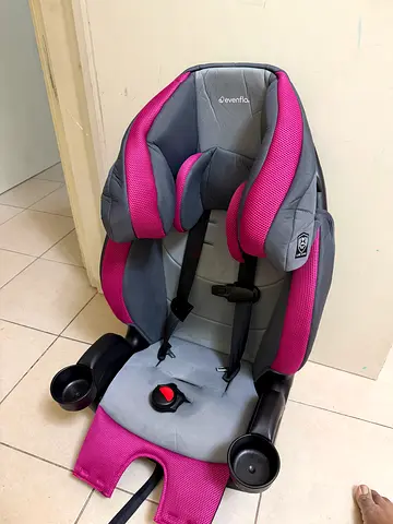 Brand new Car Seat used for 2 weeks only