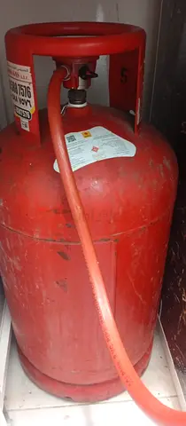 Gas cylinder with stove