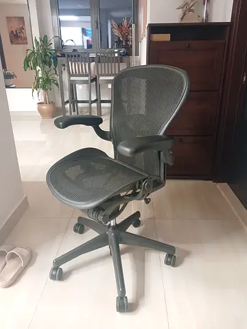 Herman Miller Aeron Office Chair Fully Options Good Condition