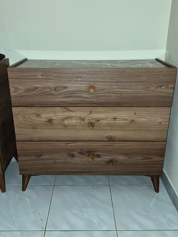 3-drawer wooden dresser