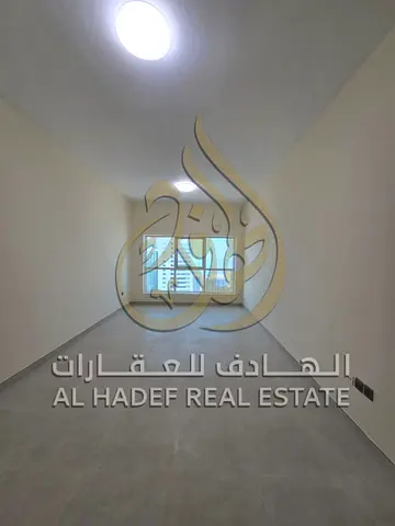 شقة 3 غرف وصالة مع غرفة خادمة ماستر وغرفة نوم ماستر بإطلالة بحرية مباشرة وفيو مفتوح  ومساحات كبيرة مع باركن وجيم ومسبح مجاني في الخان