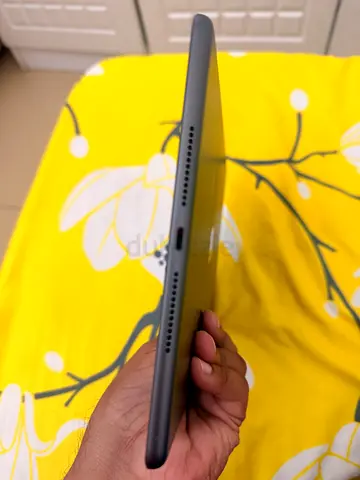 Apple ipad 9th gen 64 gb like a new