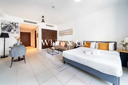 MODERN | BOULEVARD VIEW | UPGRADED STUDIO