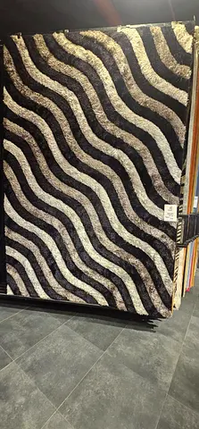 Stylish Black and Gold Wavy Shaggy Area Rug 2x3 meter