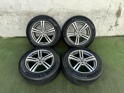 Mercedes benz 
18/5/112
Michelin 2023
235/60/18