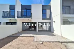 Vacant Now l Spacious l Open-Plan Kitchen