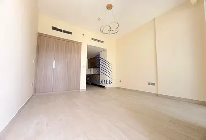 Square type studio | Burj View | 6 cheques