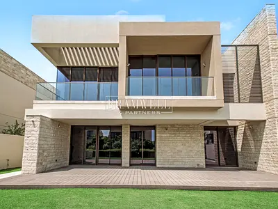 وحدة زاوية | إمكانية الوصول إلى الشاطئ | تشطيبات فاخرة