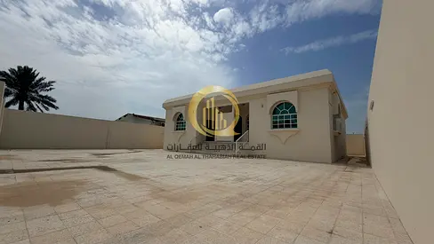 للبيع فيلا مميزة في سمنان – موقع زاوية على شارعين