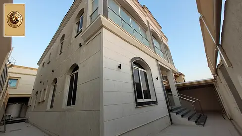 تحفة سكنية راقية أول ساكن في الروضة 2 – فيلا فاخرة بتصميم عصري ومواصفات استثنائية على شارع أسفلت