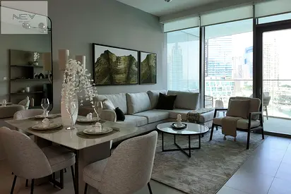 Waterfront Luxury I Spacious I Decent Living